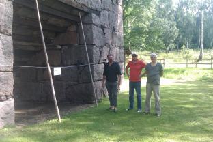 Så var vår kulturresa igång.<br />Hagerums masugn från 1850-talet hade inte Stefan sett och vi andra ville dit igen.<br />Detta vårt altare för motorsporten,vad vore den utan järn!!!!!