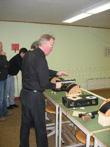 Besk p Pistolklubben p Sklby.