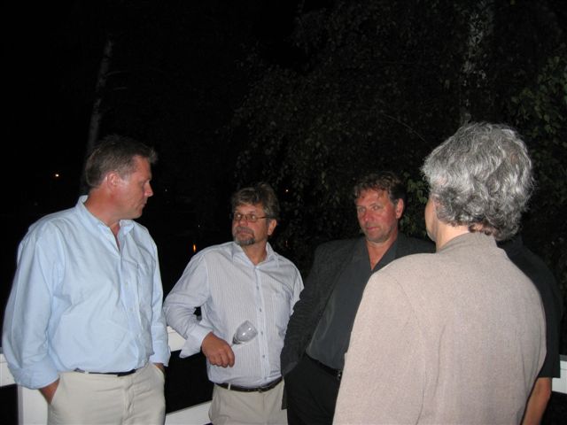 dla drycker, sng och dans blandas ibland bttre med lite frisk luft.
Svalle,Muck,Stefan och Stefan.