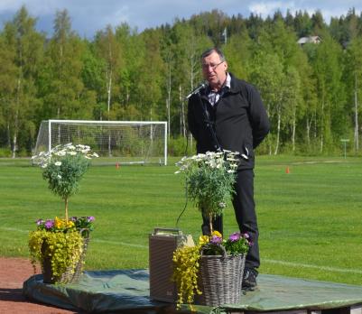 SUIFs nye Ordförande Björn Viklund välkomnade alla till Kinavallen