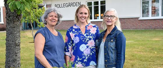 <span>Kristina Magnusson, enhetschef på Bollegårdens demensenhet, Maria Schönemann, enhetschef på Bollegårdens äldreboende och Ingela Sunneskär, verksamhetschef för hälso- och sjukvård. På bilden saknas Lotta Englund, enhetschef för hemsjukvård och korttid.</span>