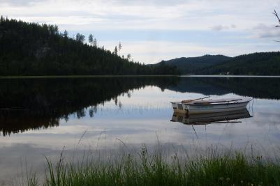2010-08-07 var min sista semesterdag vid Sör-Almsjön.<br />+26C, lite mulet men sjön låg spegelblank.