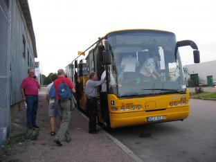 Ligan lyckades med tunga ben, slokande ron och en betydande smrta i hjrtat tas sig tillbaka till bussen.