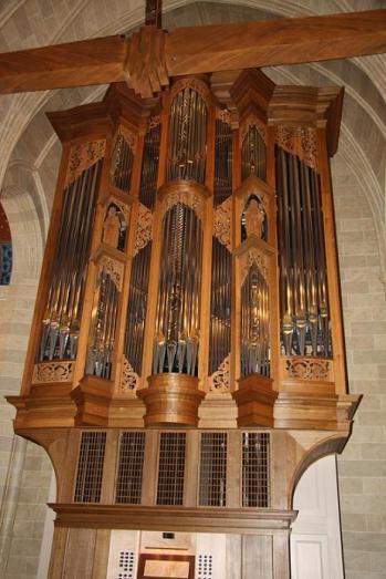 Sacred Heart, katolsk katedral i Rochester.Nybyggd orgel, Paul Fritt III/56med fasad efter gammal holländsk förlaga.