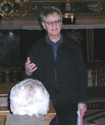 Axel Unnerbck berttar frhistorien till Grnlunds replikbygge i Tyska kyrkan.