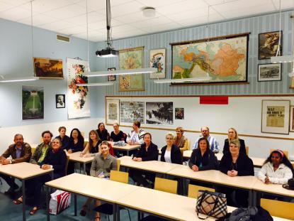 HIII samlade i historiesalen där de avnjutit många lektioner med sin historielärare Lennart &Ouml;deen