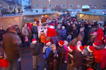 Mnga beskare kommer till Vrings Julmarknad varje r.