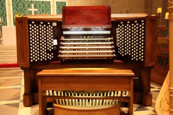 Spelbordet tillorgeln i Heavenly Rest, New York City, Austin Organ, V/138, ombyggd 1995, Konzelman.