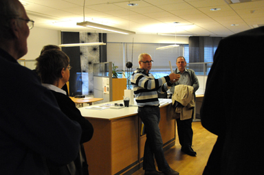 Jan Gustavsson lotsade besökarna runt i företagets lokaler.