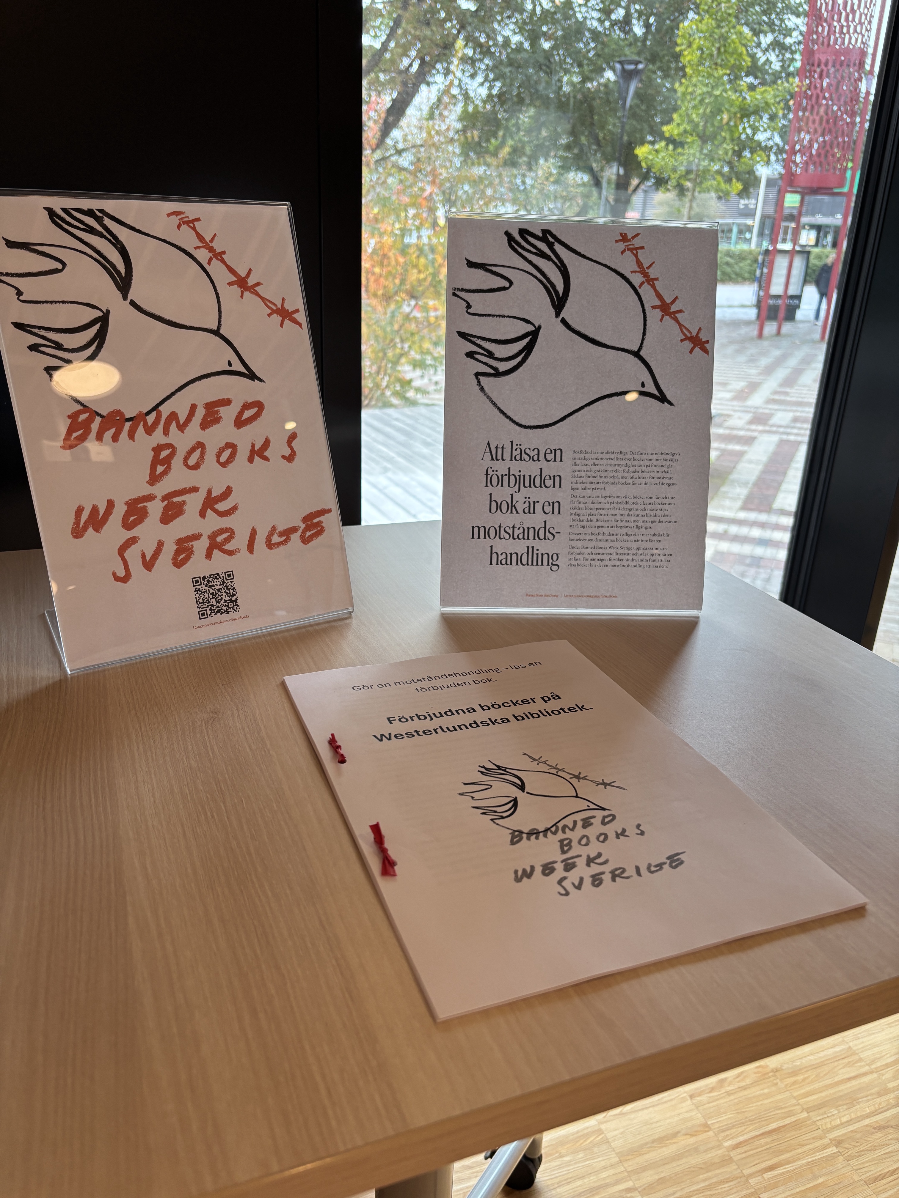 I skolbiblioteket p&aring; Westerlundska finns en utst&auml;llning med f&ouml;rbjudna b&ouml;cker.