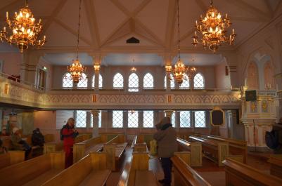 Jokkmokks nya kyrka  ritades av den berömde arkitekten  E.A. Jacosson ,som fick både ris och ros för sin skapelse, därför har den både \
