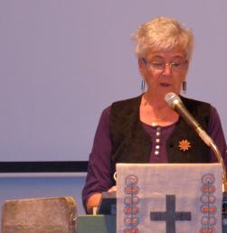 Inbjudare Ingamärta Pettersson hälsade alla välkomna och läste en vers.