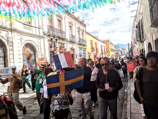 Marcha Calenda genom Oaxaca.