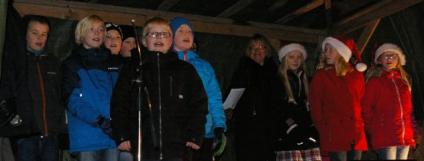 Klass fyra sjöng flera fina sånger i olika grupperingar.