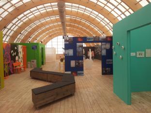 Det var väldigt många olika små utställningar samtidigt på konsthallen.T.ex.Byarna/Rödmossa , Smålänningar - långt från Bullerbyn, Nödvändighetens arkitektur - de tre främsta , Carema, min vän. Efter ett tag blev man faktiskt lite trött av alla intryck.<br />Nästa kulturupplevelse följer.<br /><span> </span>