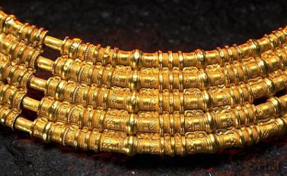 Guldhalskrage från folkvandringstiden (400-550 e.Kr)