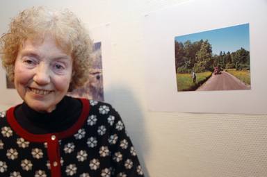 Inger Heden, glad vinnare av Bollebygds Kulturfrenings fototvling.