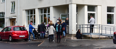 Strax före 14.00 var det kö utanför en av vallokalerna i Bollebygds kommun.