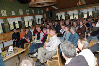 Ett sjuttiotal intresserade kom till mtet om den framtida utvecklingen av Hultafors och Olsfors.