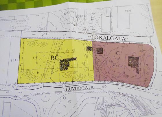 Idag står Tingshuset på den gula delen av kartan. Huset ska flyttas till den <br />bruna delen.