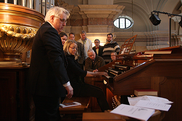 <span>Curt Carlsson och Maria Fredén demonstrerade orgeln i Gustaf Vasa tillsammans.</span>