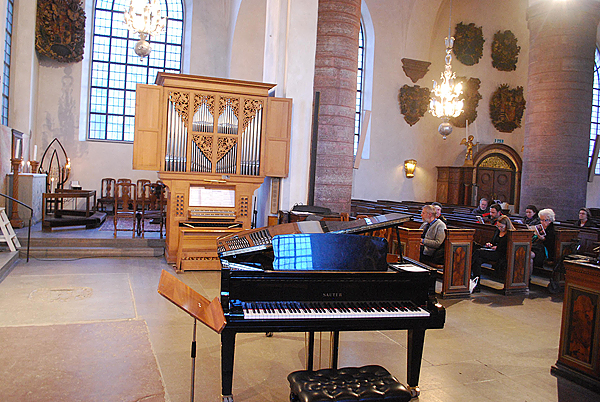 <span>I S:t Jacobs kyrka gavs konsert för två orglar och ett piano. Spelade gjorde Michael Waldenby, Martin Blomqvist samt Joakim Andersson.</span>
