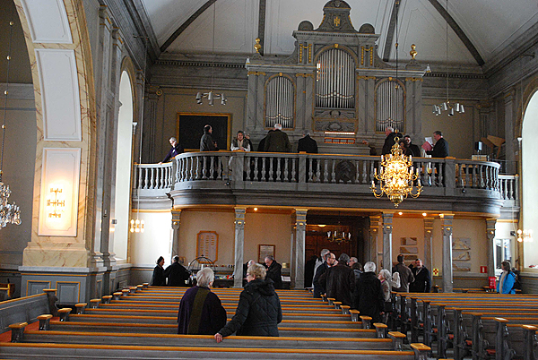 <span>Dag Edholm berättade och Magnus Holmlund spelade på den nyrenoverade Setterquist-orgeln i Vaxholm.</span>