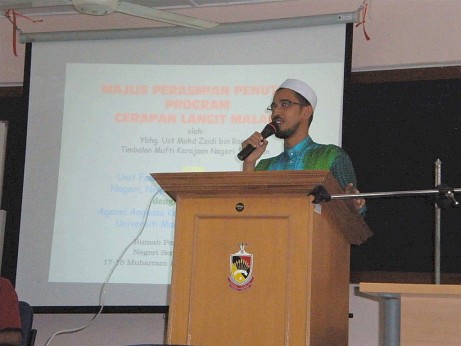Mr. Zaidi Ramli, one of the lecturers.