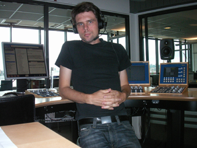 Robert Lindberg, hr fotograferad i en studio i nya radio- och tvhuset i Gteborg, \